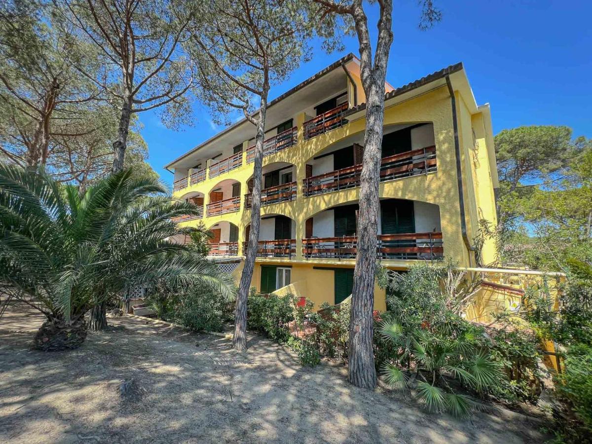 Hotel Meridiana مارينا دي كامبو المظهر الخارجي الصورة