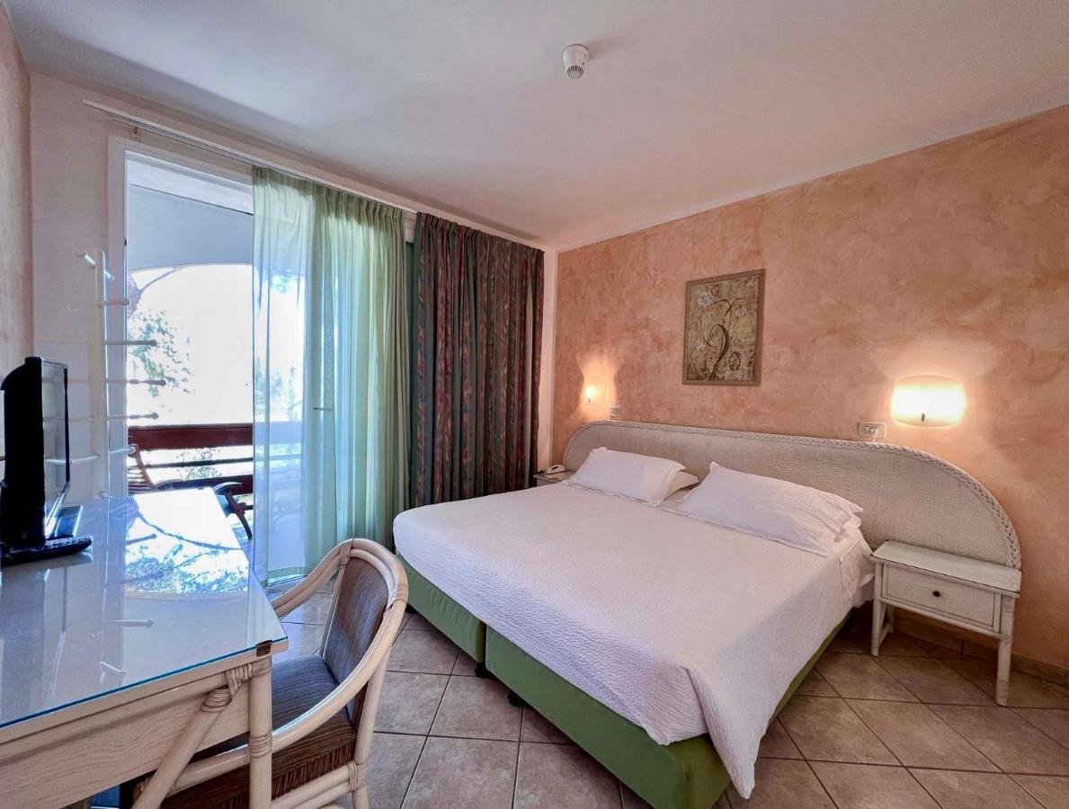 Hotel Meridiana مارينا دي كامبو المظهر الخارجي الصورة